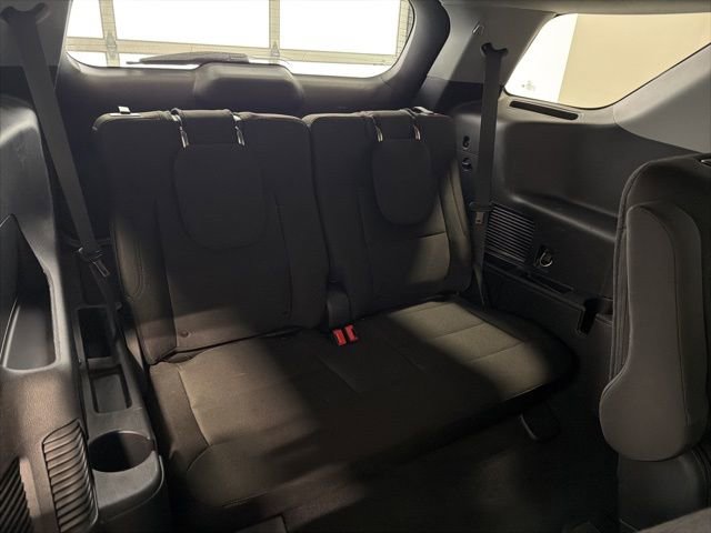 Used 2023 Ford Explorer XLT image 27