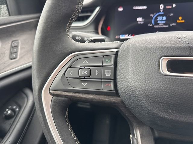 Used 2024 Jeep Grand Cherokee Limited image 13