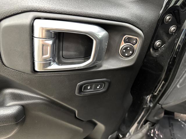 Used 2024 Jeep Gladiator Rubicon w/ Technology Group image 29