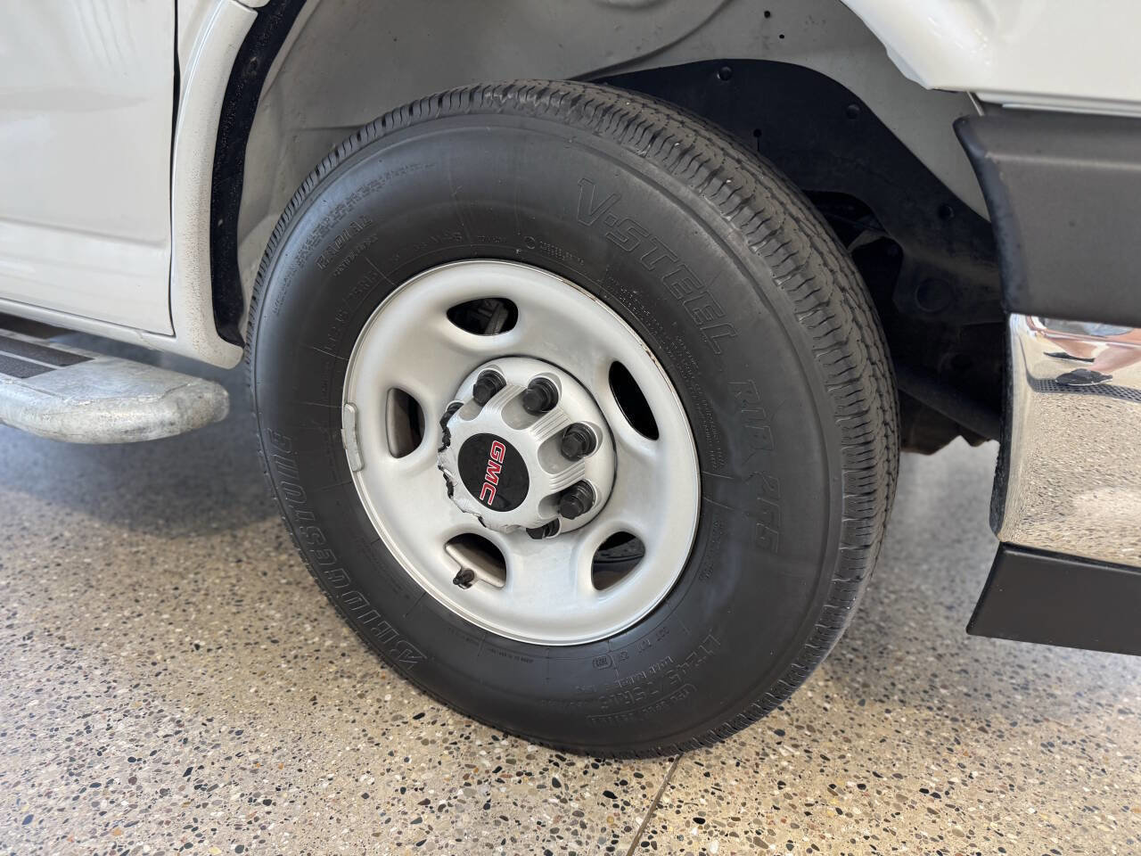 Used 2023 GMC Savana 2500 w/ Driver Convenience Package image 6