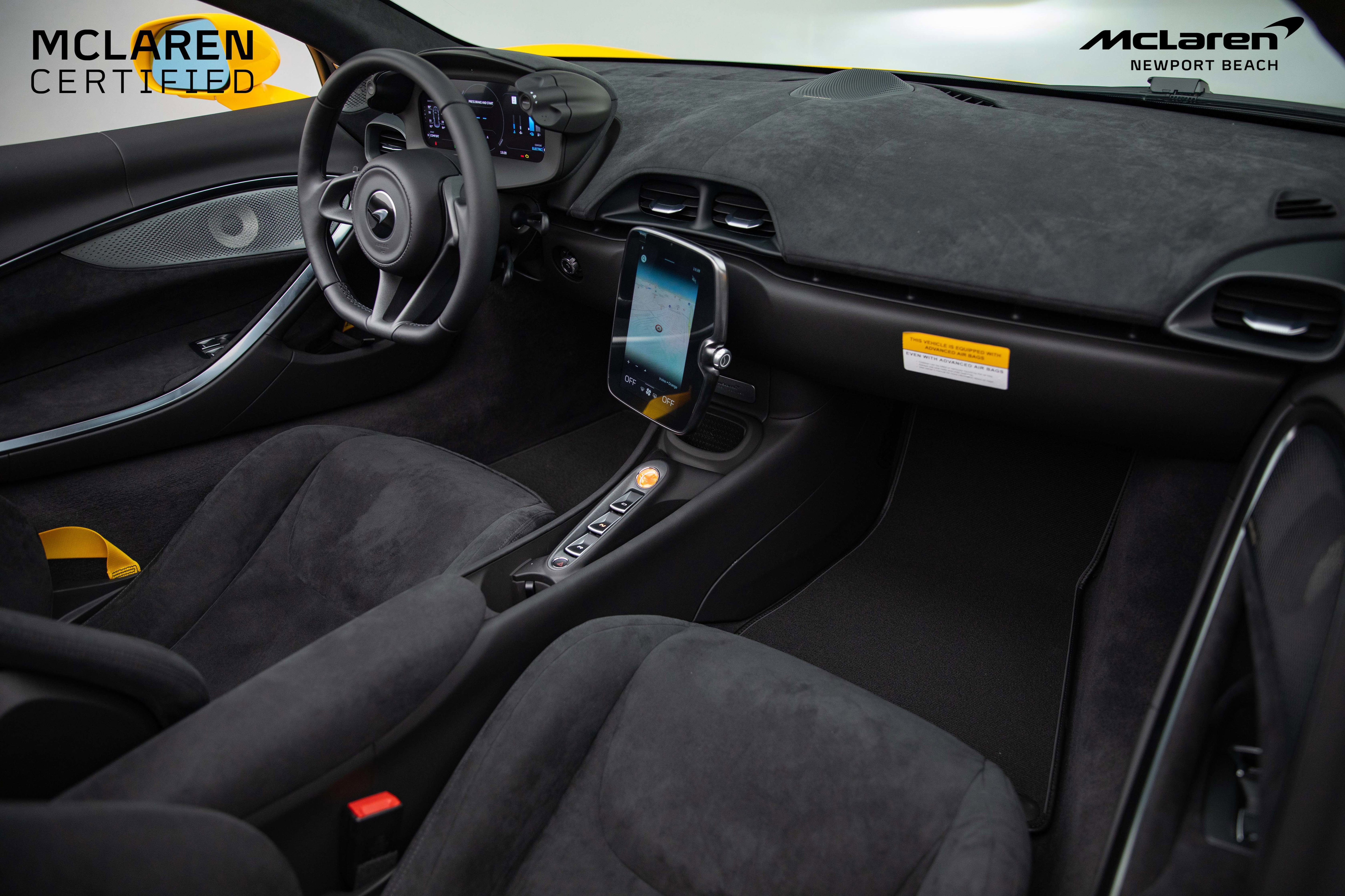 Used 2025 McLaren Artura Spider image 22