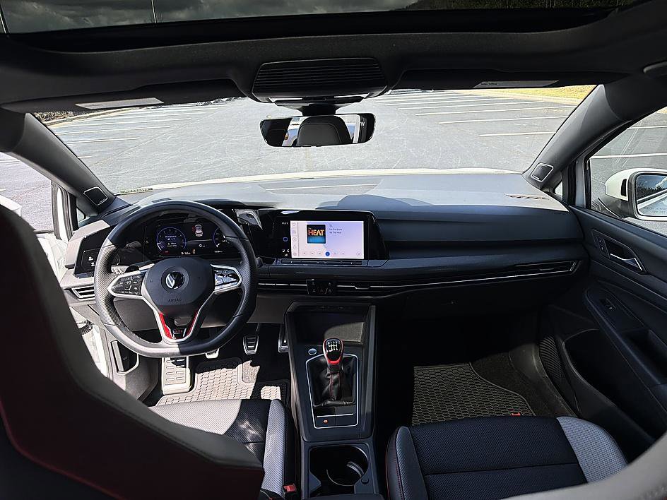 Used 2022 Volkswagen GTI SE image 16