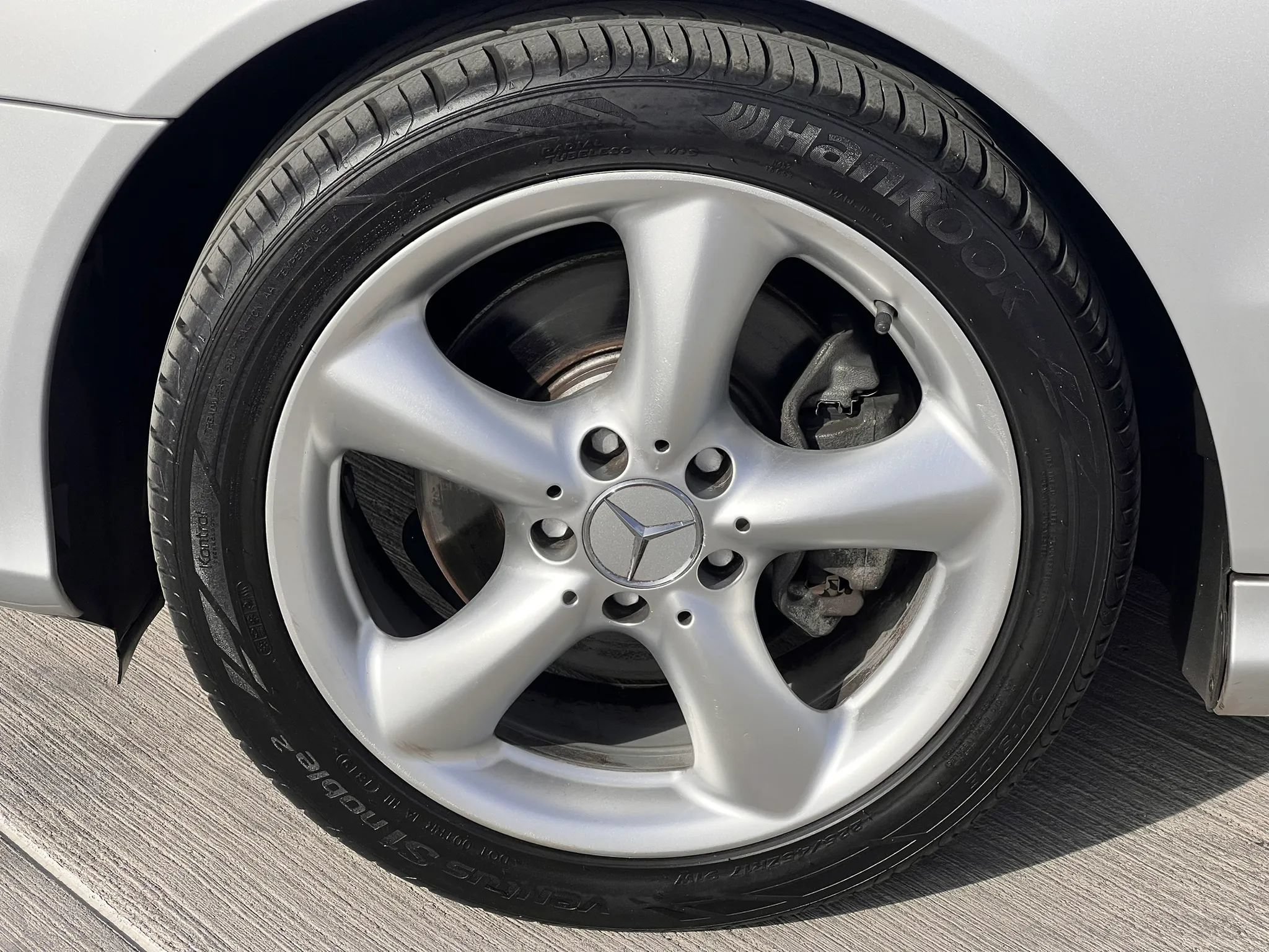 Used 2005 Mercedes-Benz CLK 320 Coupe image 13