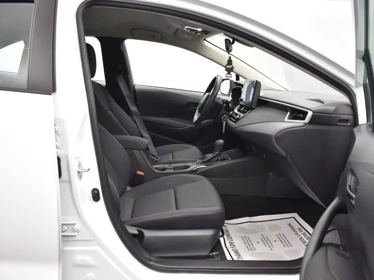 Used 2025 Toyota Corolla LE image 16