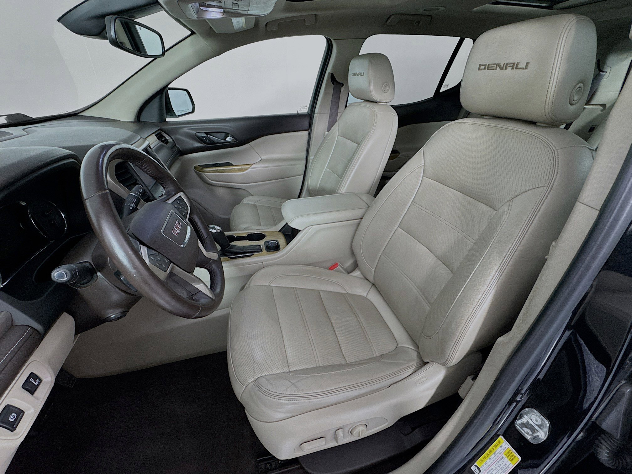Used 2018 GMC Acadia Denali image 21