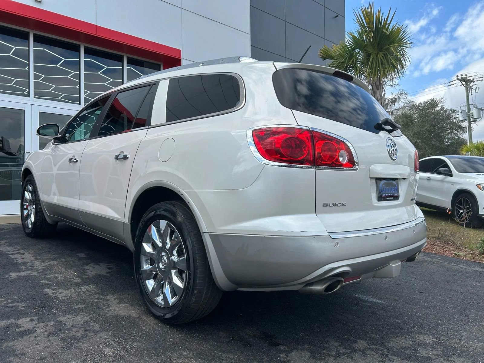 Used 2012 Buick Enclave Premium w/ Trailering Provision Package image 6