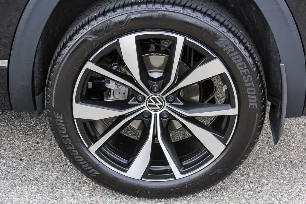 Used 2025 Volkswagen Atlas SEL Premium R-Line AWD/4WD image 10