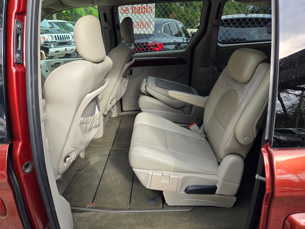 Used 2007 Chrysler Town & Country Limited image 12