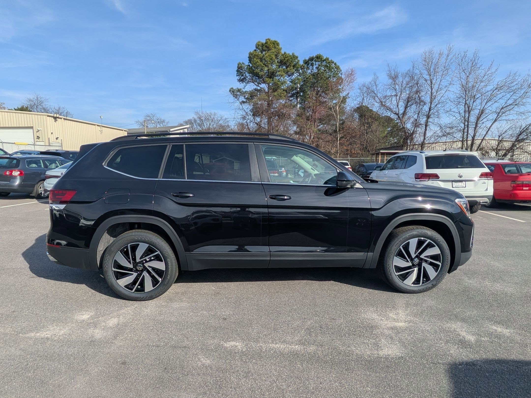 New 2026 Volkswagen Atlas SE AWD/4WD image 2