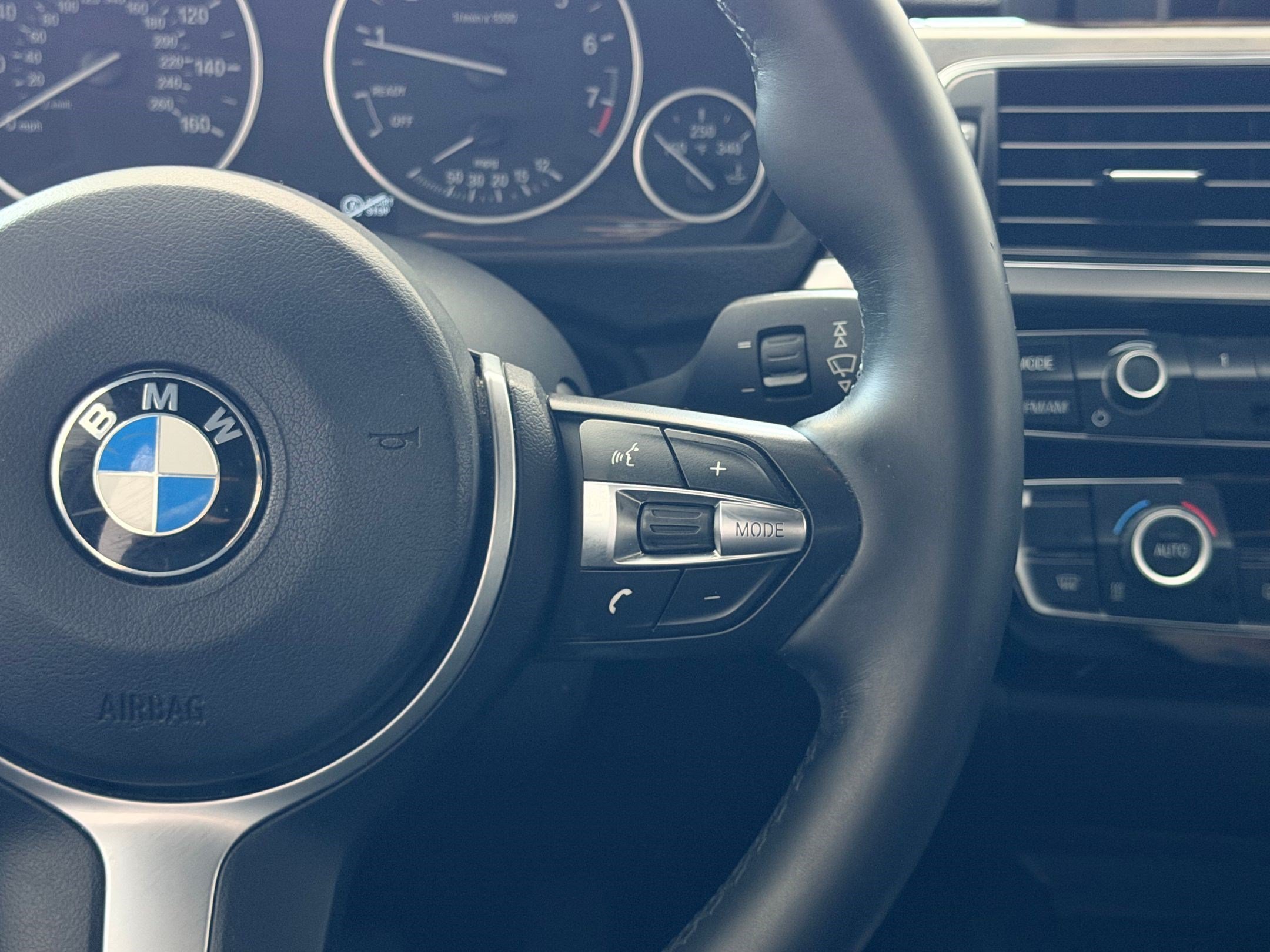 Used 2016 BMW 320i Sedan RWD image 24