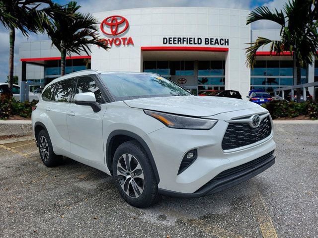 Used 2022 Toyota Highlander XLE