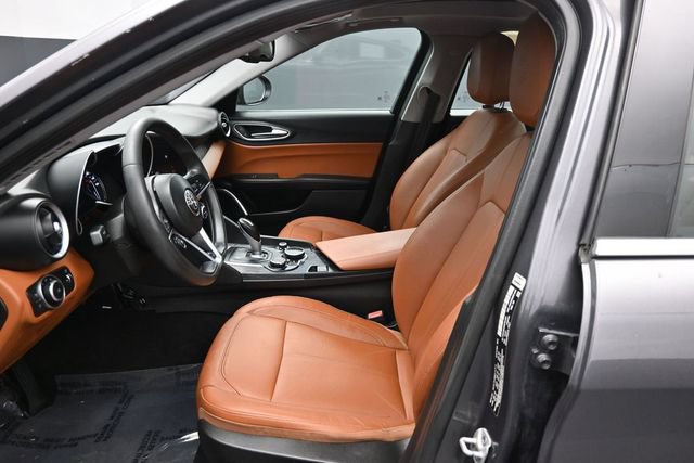 Used 2019 Alfa Romeo Giulia RWD image 12