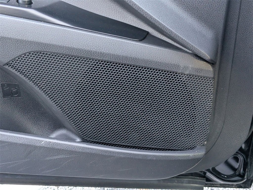 Used 2025 Toyota Camry SE image 15