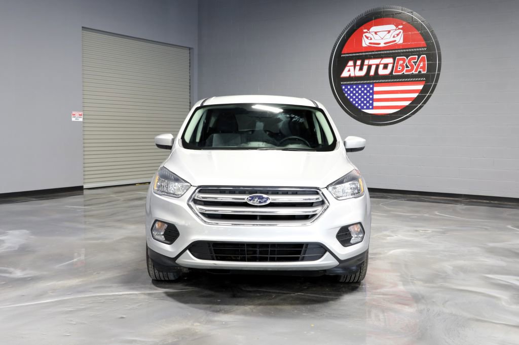 Used 2017 Ford Escape SE AWD/4WD image 2