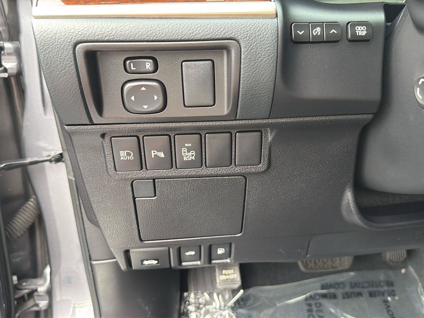 Used 2018 Lexus ES 350 w/ Luxury Package w/Wood Trim FWD image 20