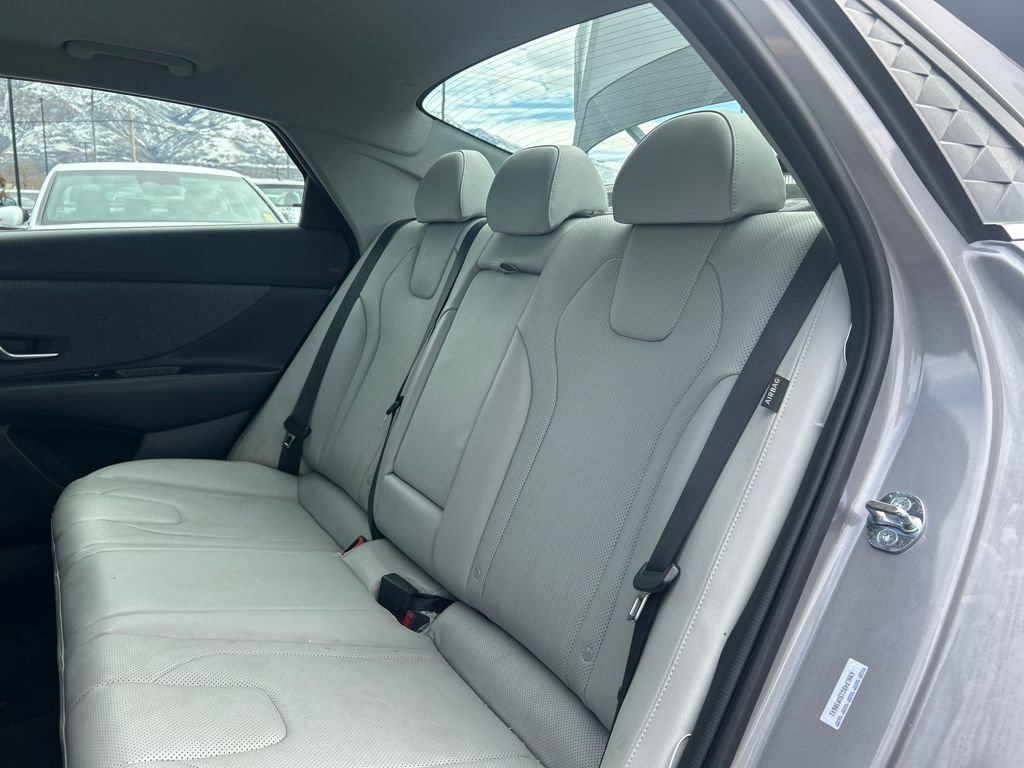 Used 2025 Hyundai Elantra Limited FWD image 22
