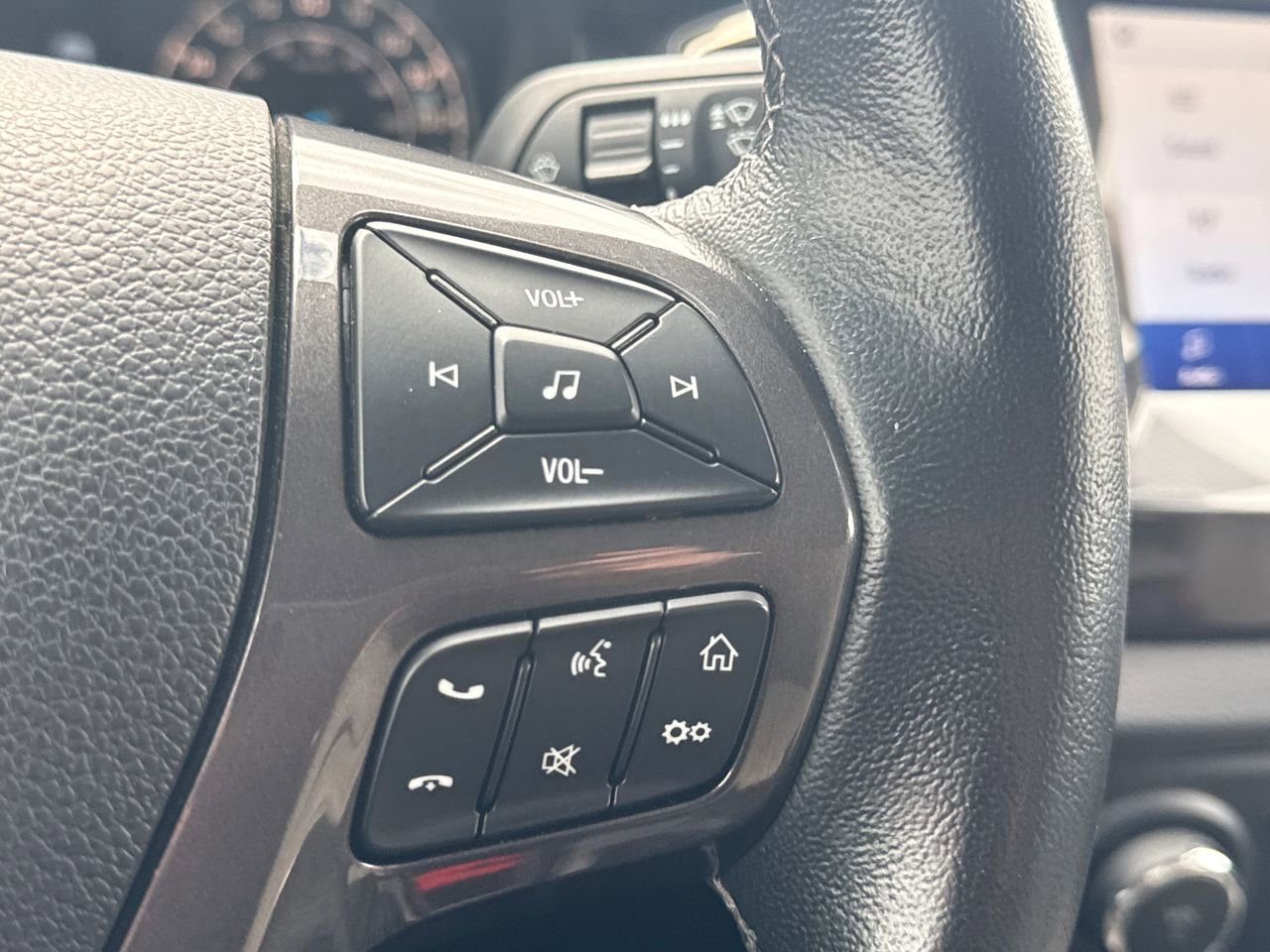 Used 2023 Ford Ranger Lariat w/ Trailer Tow Package image 28