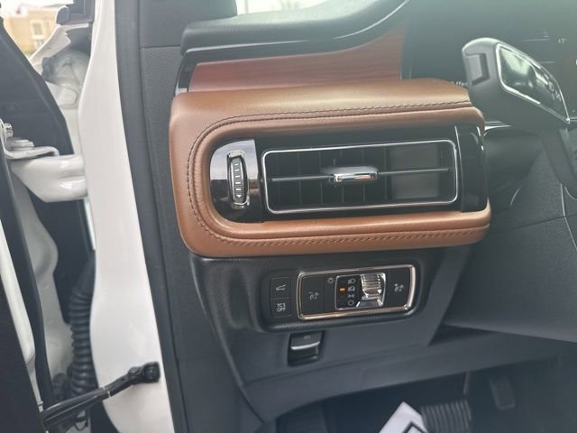 Used 2021 Lincoln Nautilus Reserve w/ Equipment Group 201A image 15