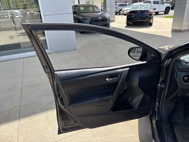 Used 2019 Toyota Corolla SE FWD image 24