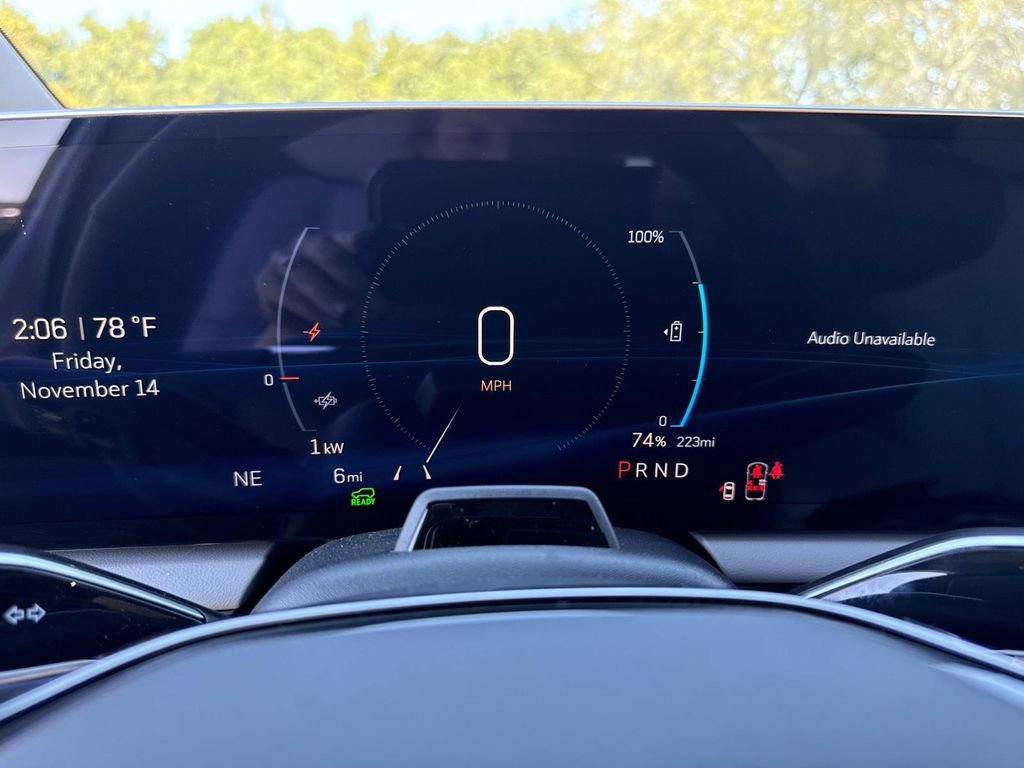 New 2026 Cadillac Optiq Luxury 2 image 27