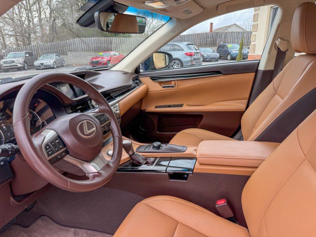 Used 2017 Lexus ES 350 image 5