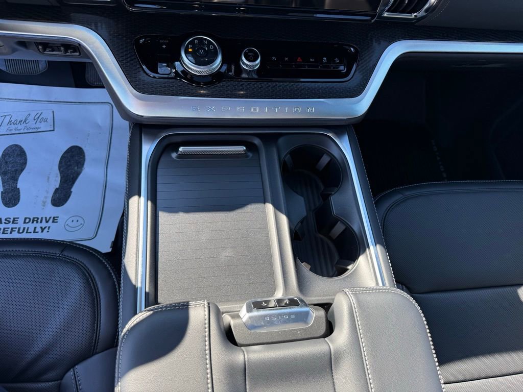 New 2025 Ford Expedition Max Platinum w/ Stealth Performance Package image 18