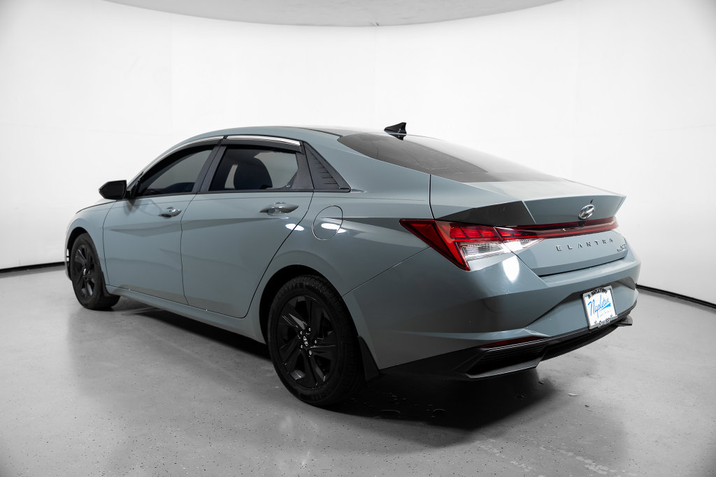 Used 2021 Hyundai Elantra Blue FWD image 12