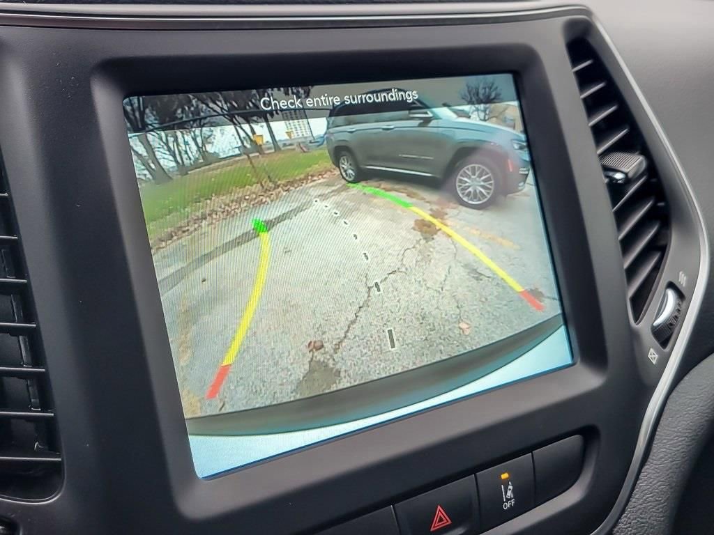 Certified 2022 Jeep Cherokee Latitude AWD/4WD image 15