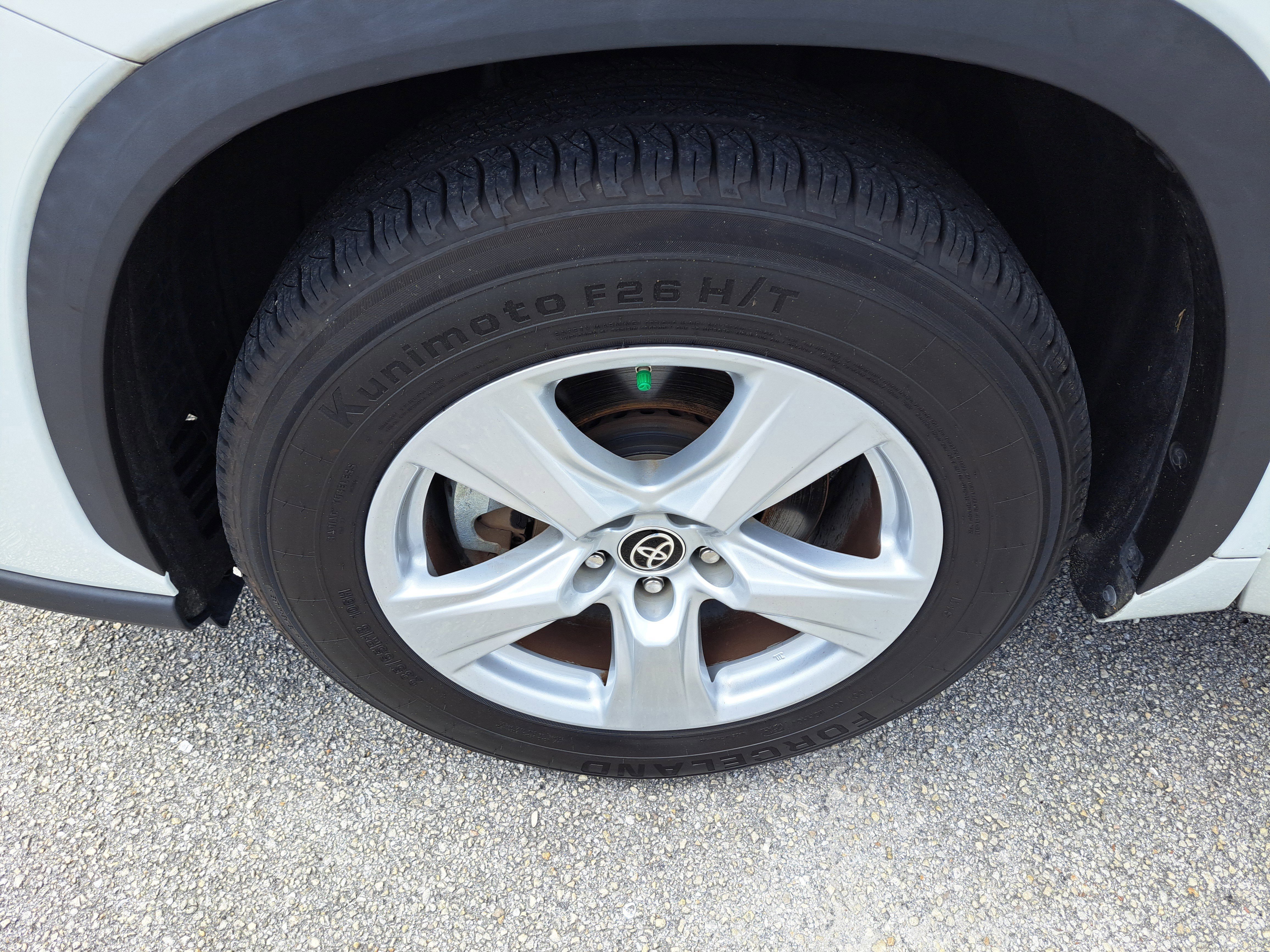 Used 2022 Toyota Highlander LE image 18