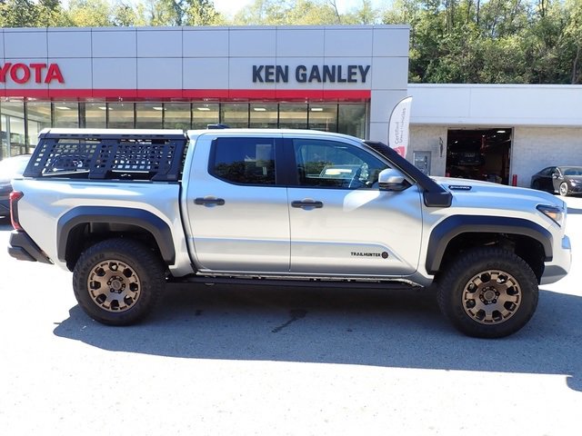 Certified 2025 Toyota Tacoma Trailhunter w/ Tow Tech Package image 3