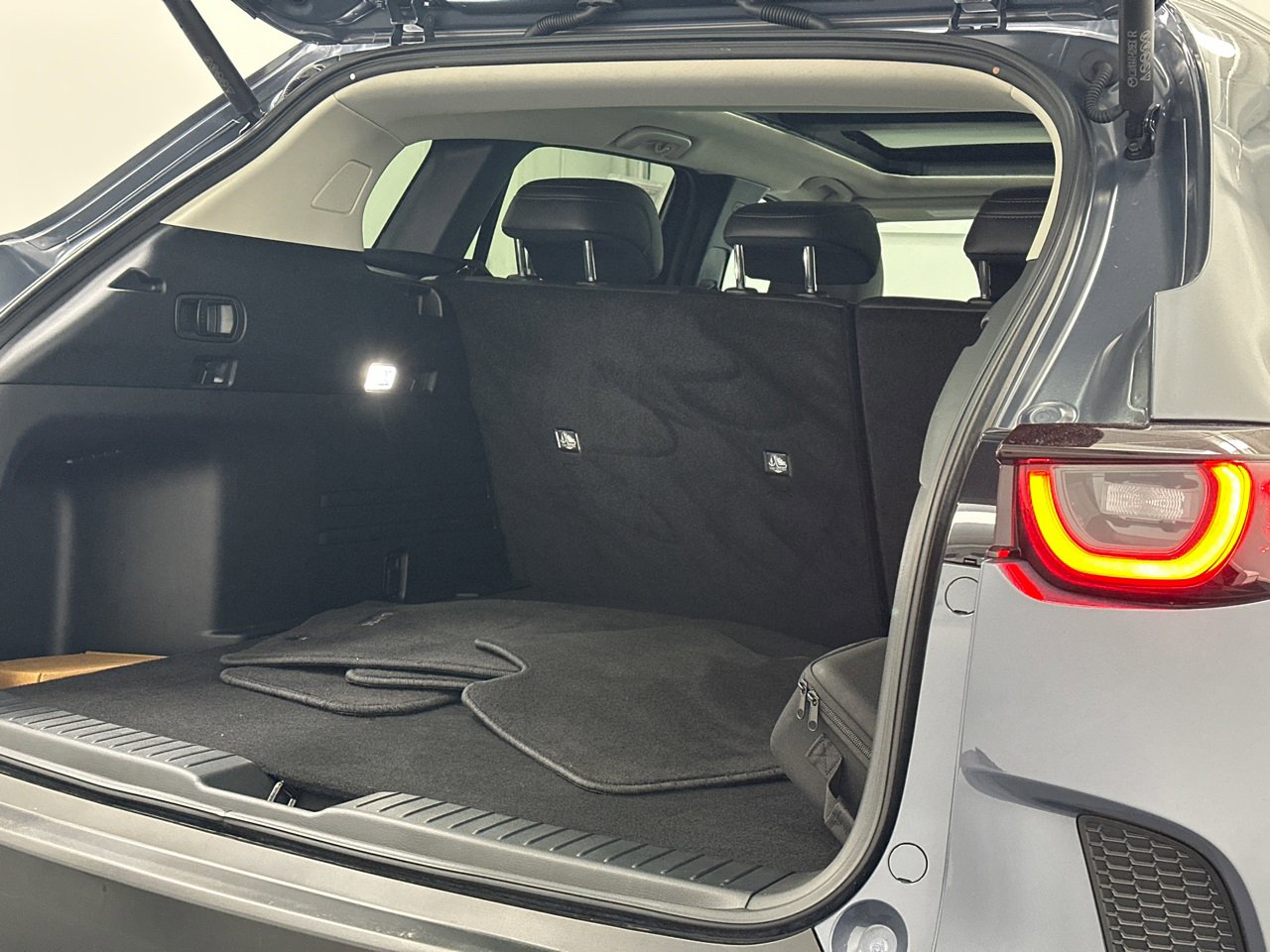 Certified 2025 MAZDA CX-50 AWD 2.5 S w/ Weather Package image 8