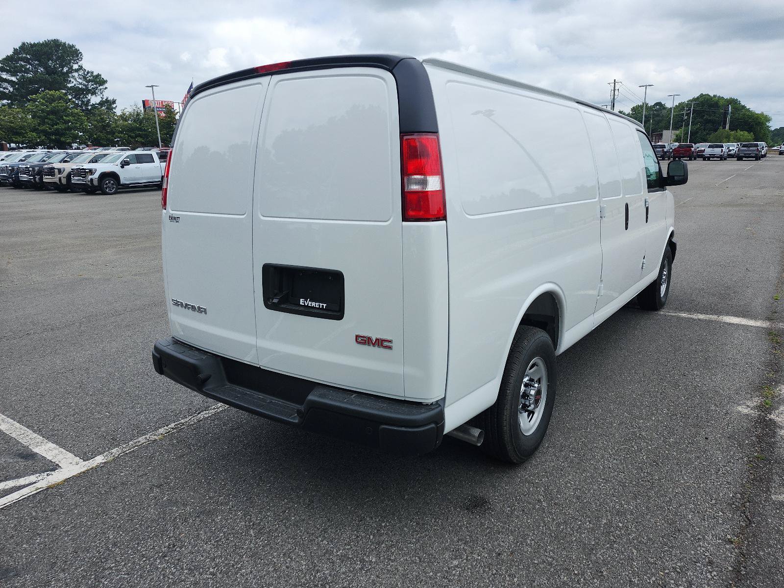 New 2026 GMC Savana 3500 Extended w/ Driver Convenience Package RWD image 3