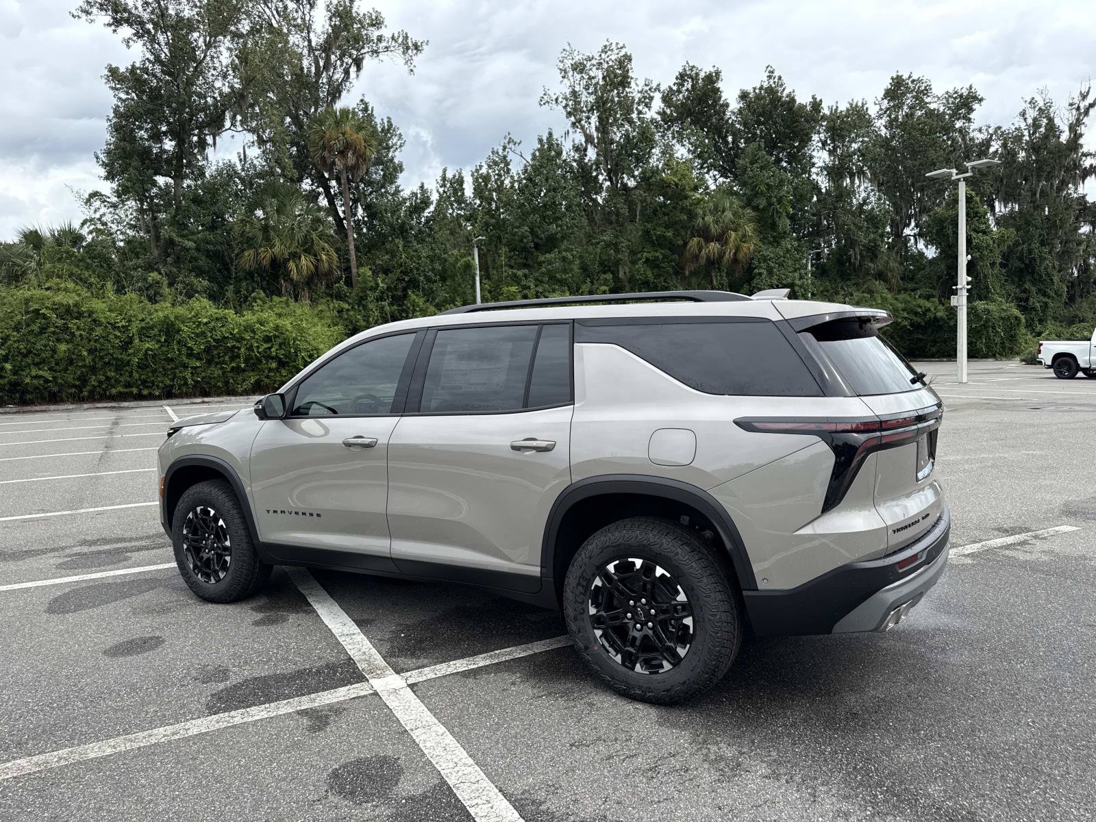 New 2027 Chevrolet Traverse Z71 w/ Enhanced Driving Package AWD/4WD image 5