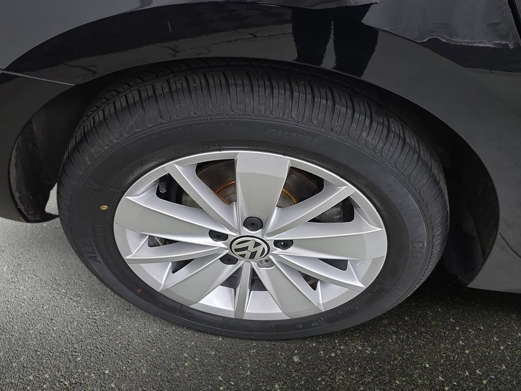 Used 2016 Volkswagen Jetta SE FWD image 32