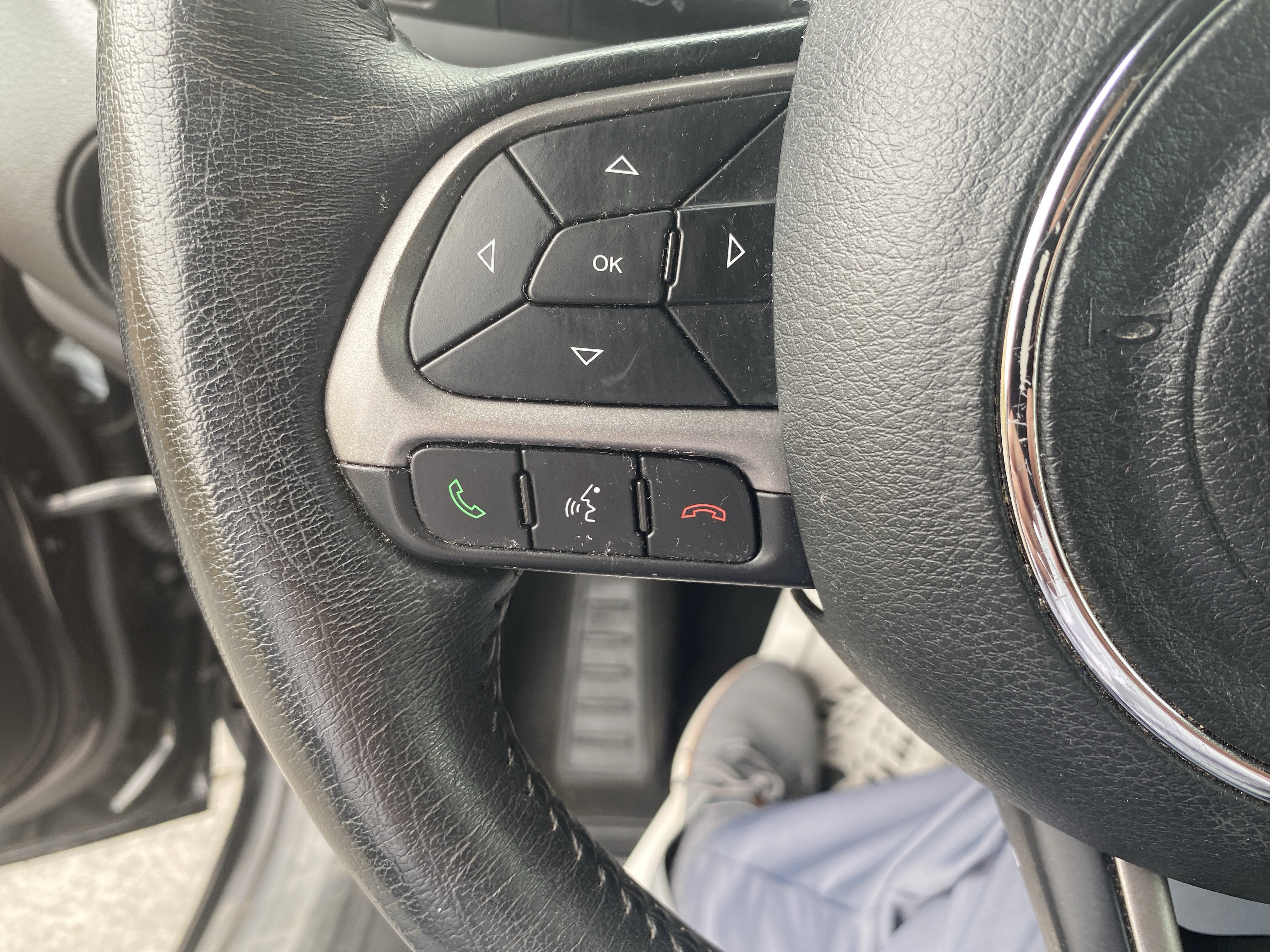 Used 2020 Jeep Renegade Altitude AWD/4WD image 11