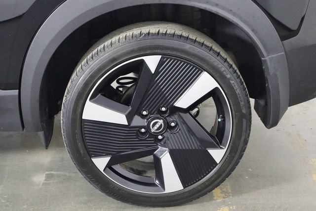 Used 2025 Nissan Kicks SR FWD image 37