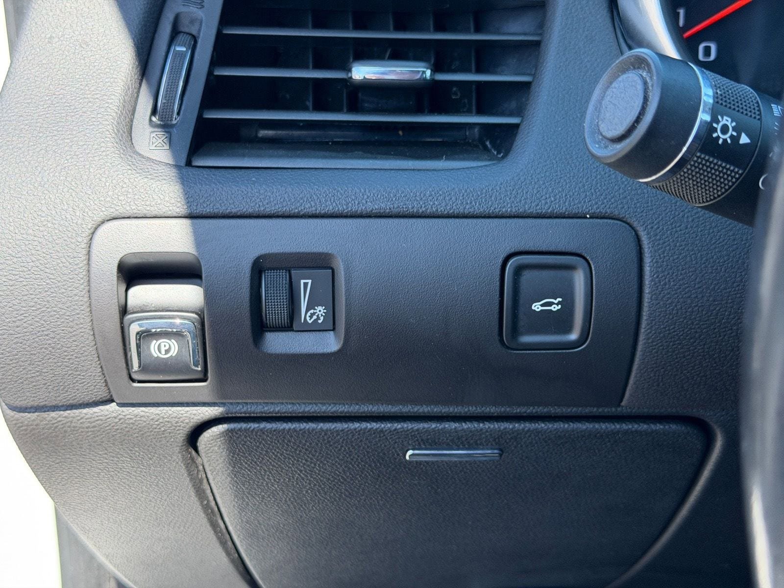 Used 2018 Chevrolet Impala LT w/ LT Entertainment Package FWD image 21