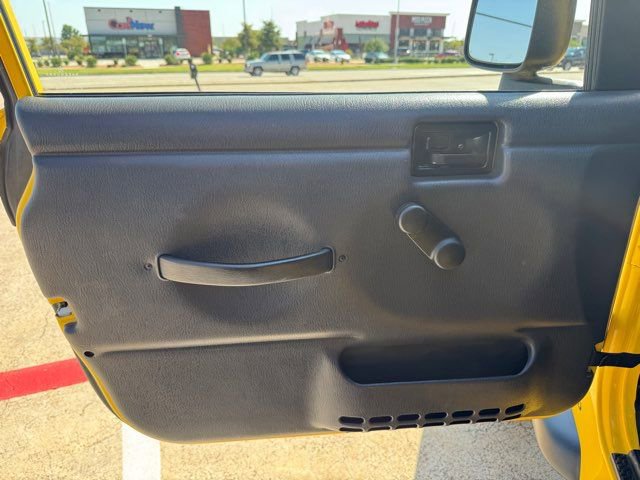 Used 2006 Jeep Wrangler Unlimited w/ Premium Audio Group image 20