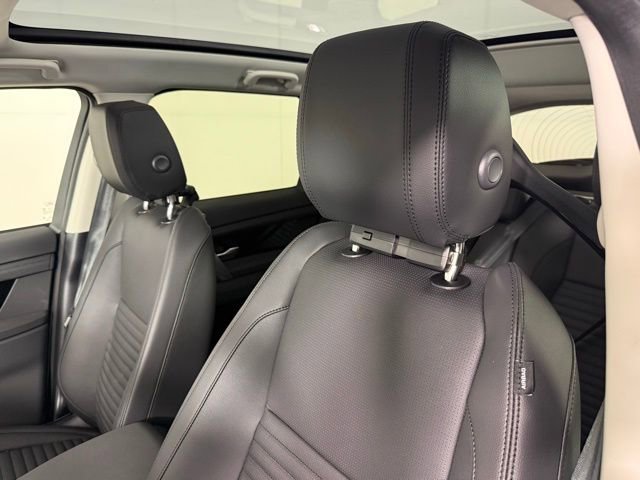 New 2025 Land Rover Discovery Sport S image 14