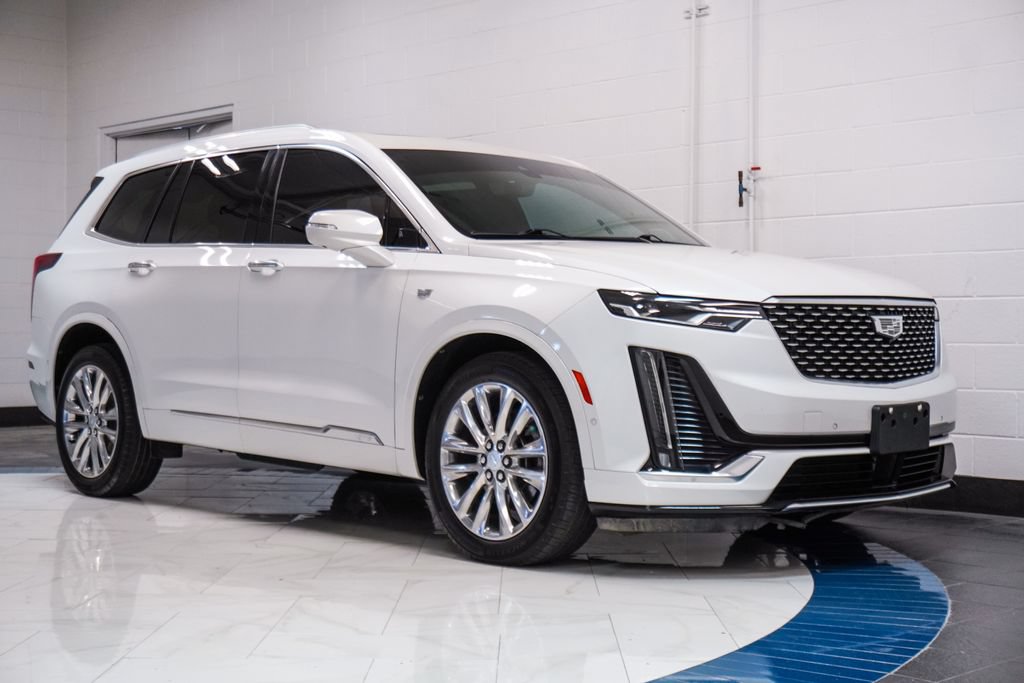 Used 2022 Cadillac XT6 Premium Luxury w/ Technology Package FWD image 5