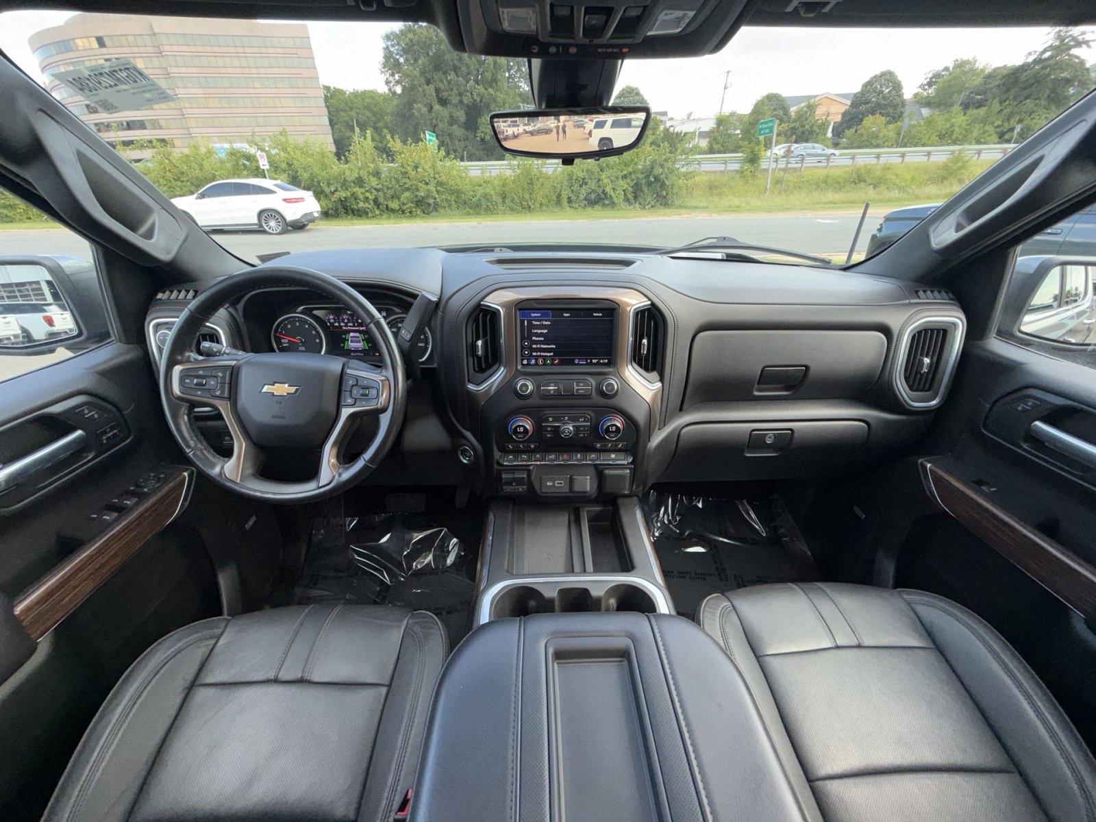 Used 2021 Chevrolet Silverado 1500 High Country w/ Technology Package AWD/4WD image 23