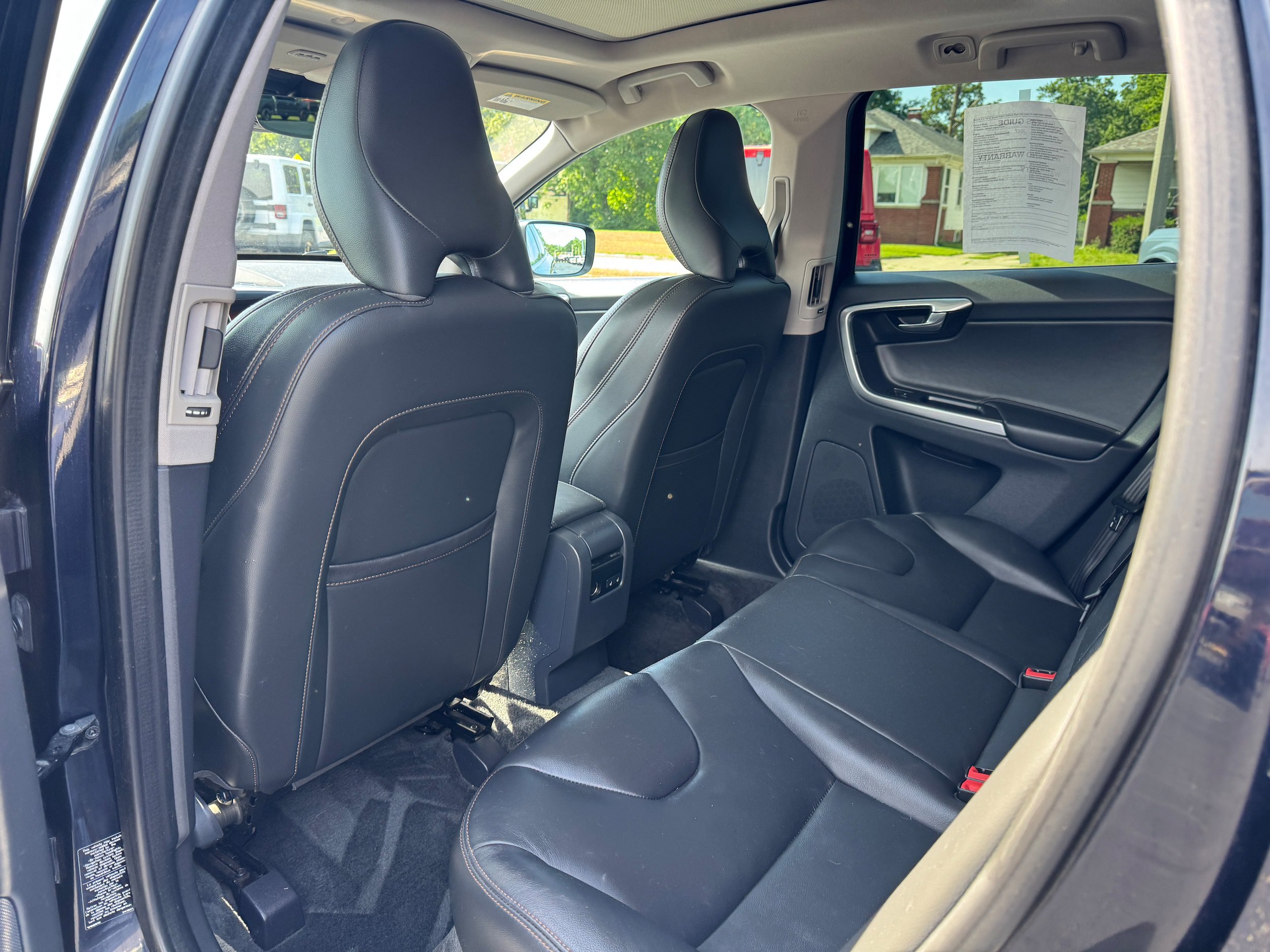 Used 2017 Volvo XC60 T6 Dynamic w/ Advanced Package AWD/4WD image 13