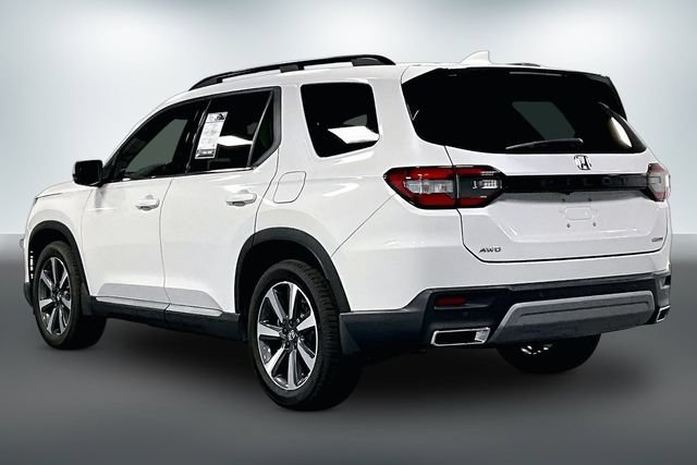 Used 2024 Honda Pilot Touring image 6