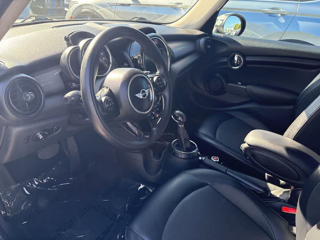 Used 2015 MINI Cooper 4-Door Hardtop image 6