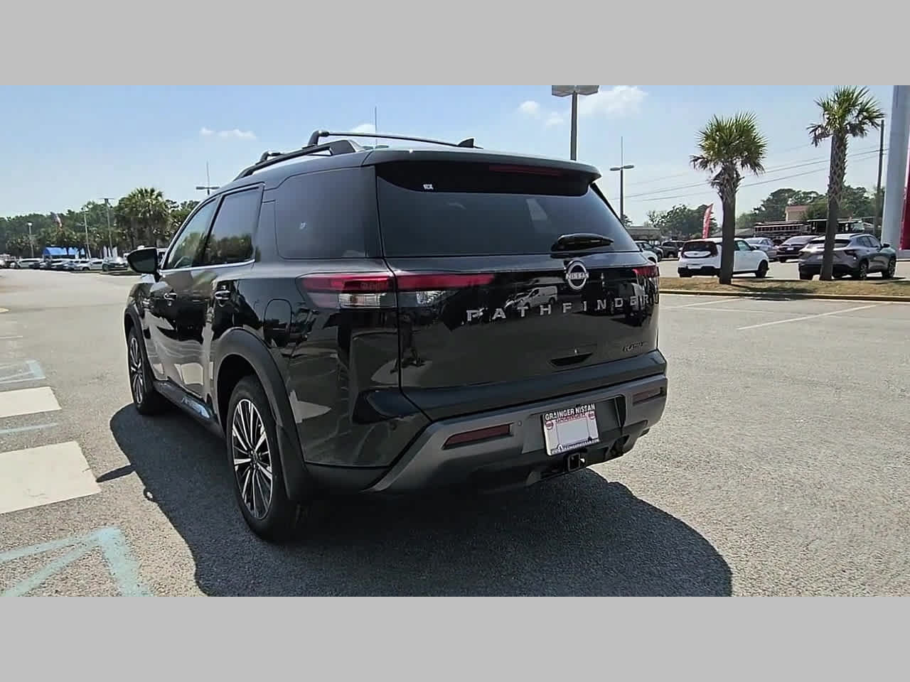 New 2026 Nissan Pathfinder Platinum w/ Cargo Package FWD image 31
