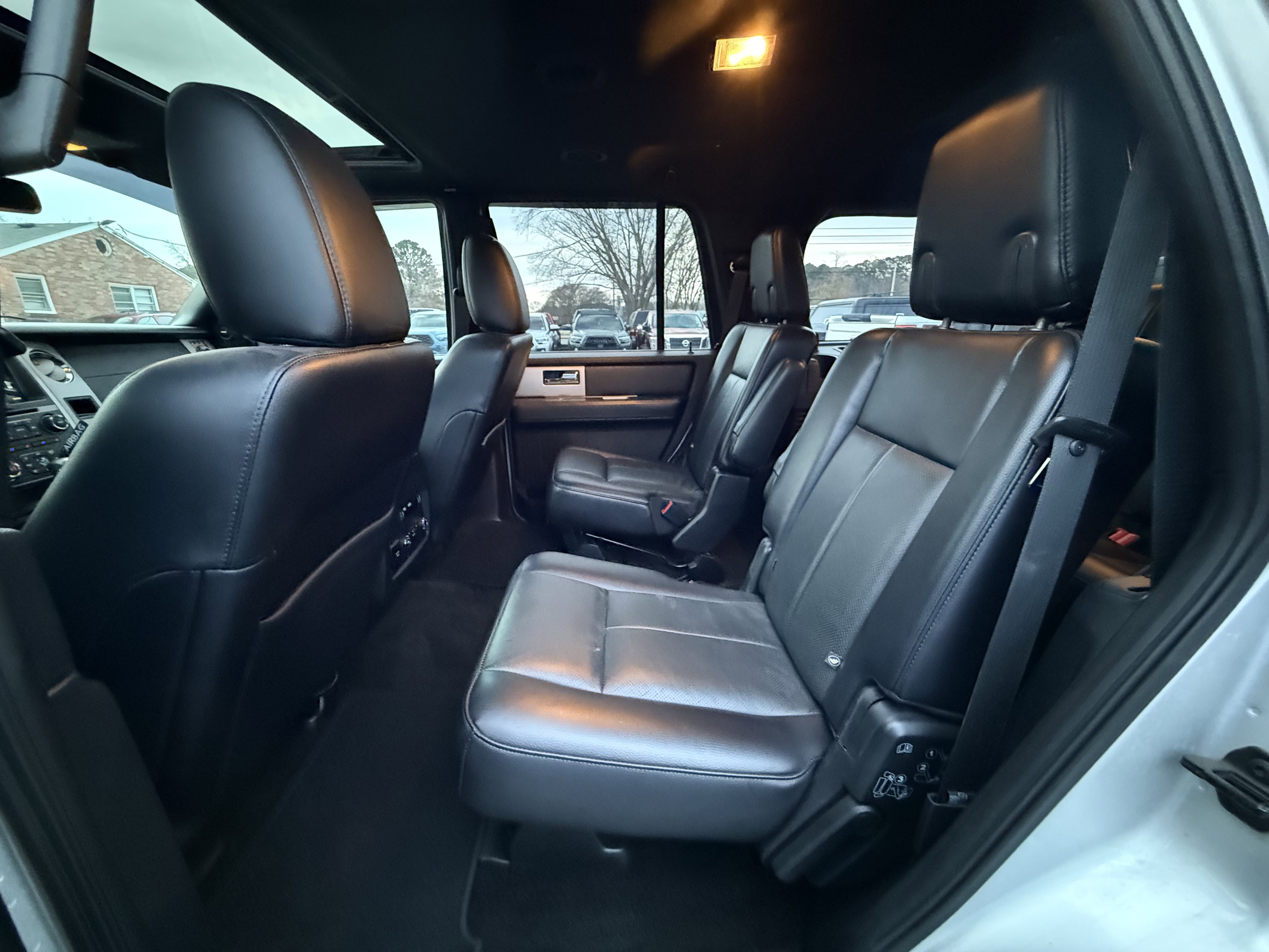 Used 2017 Ford Expedition Limited w/ Equipment Group 301A AWD/4WD image 17