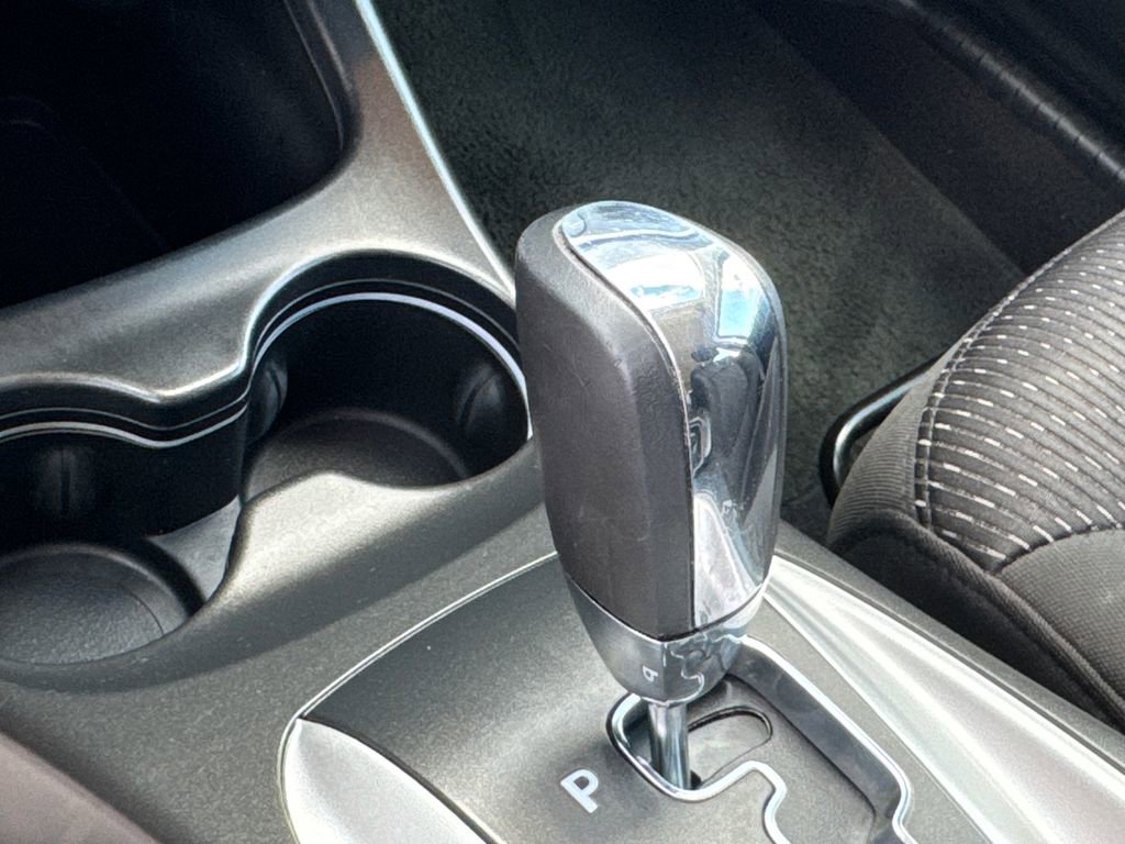 Used 2019 Dodge Journey SE image 30