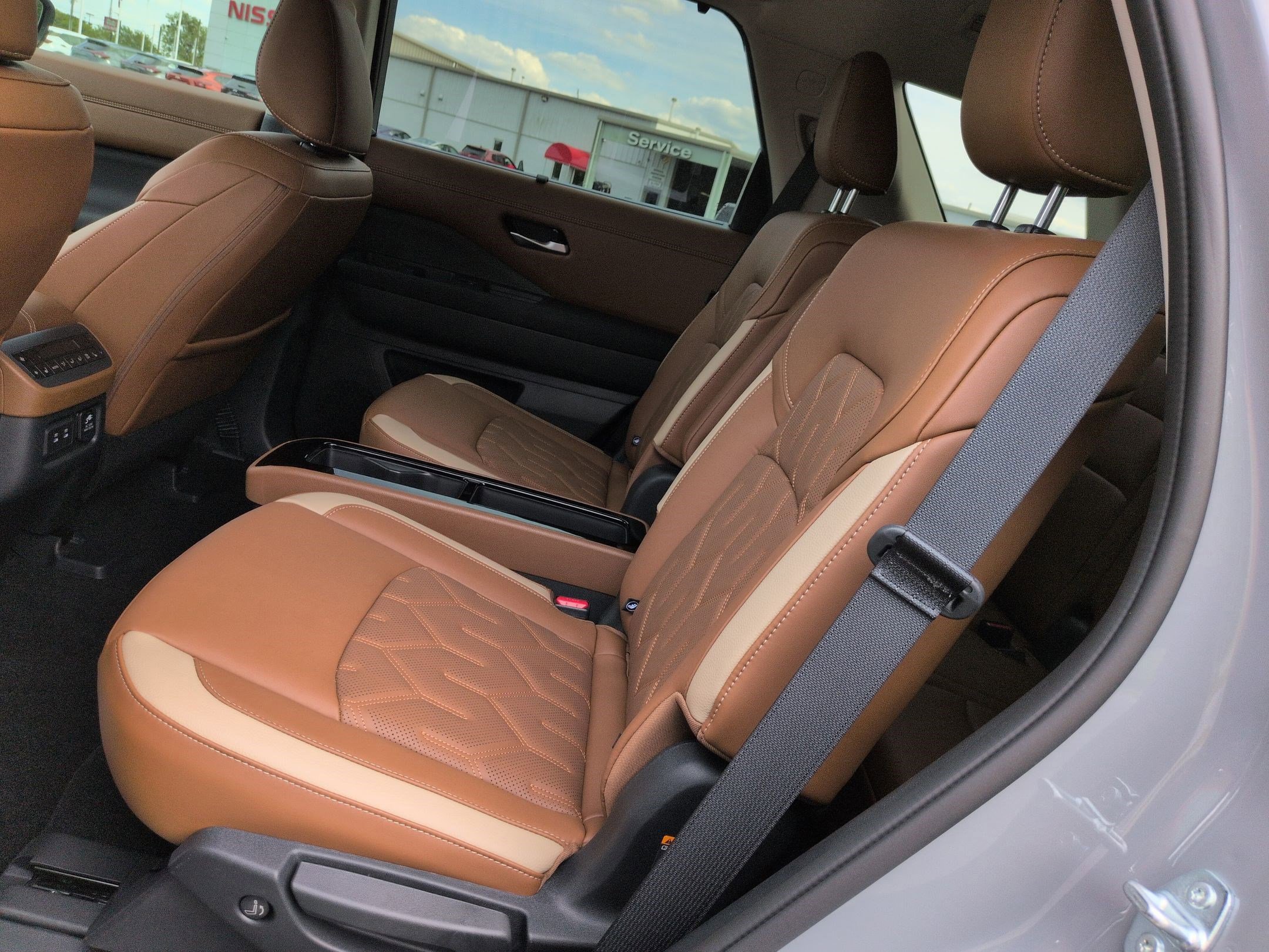New 2026 Nissan Pathfinder Platinum AWD/4WD image 30