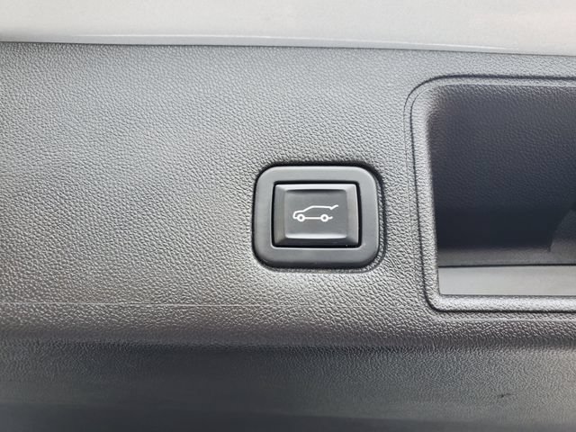 Used 2022 GMC Terrain SLT w/ Infotainment Package II AWD/4WD image 13