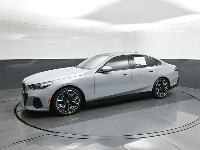 Used 2024 BMW i5 eDrive40i w/ M Sport Package RWD image 30